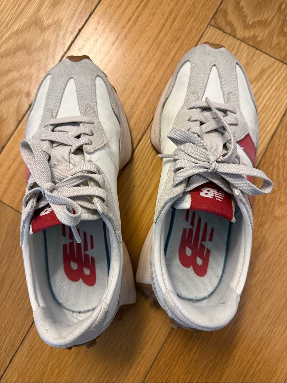 New Balance 327 White & Light Gray Sneakers with Red Logo - Picture 4 of 7